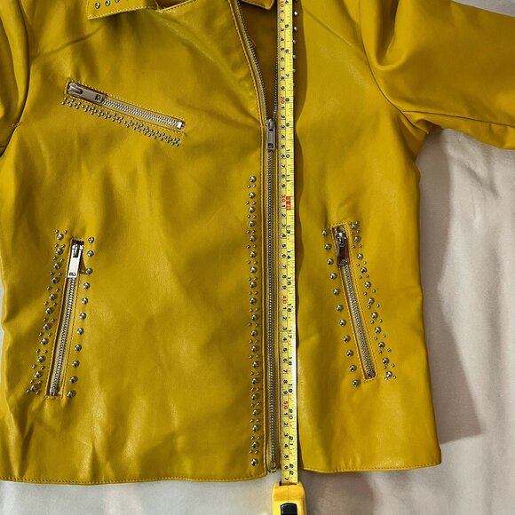 NWOT Faux Leather Mustard Yellow Asymmetrical Studded Moto Jacket. Size Medium - Picture 6 of 10